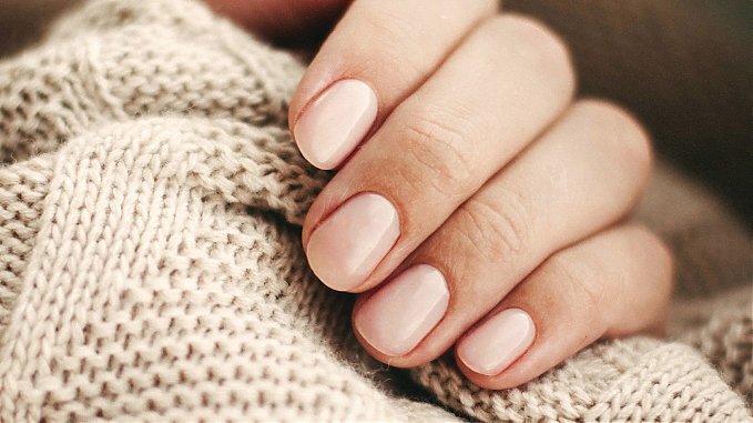 Co w trendach piszczy? Najmodniejsze kolory lakierów do paznokci na jesień!
